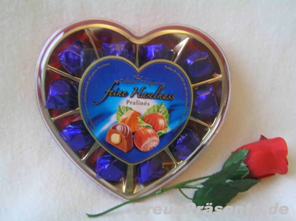 Pralinen in Herzdose